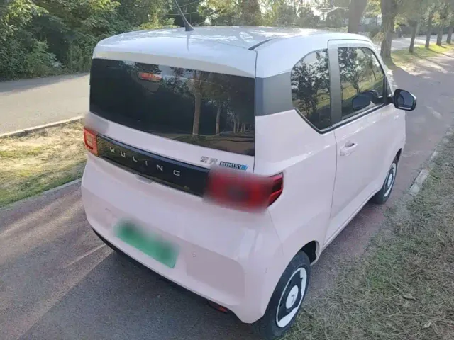 Wuling Hongguang Mini EV — Фото автомобиля 6