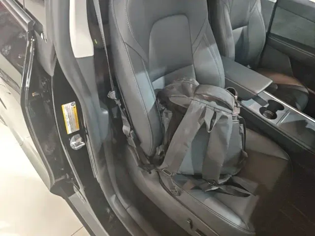 Tesla Model Y — Фото автомобиля 24