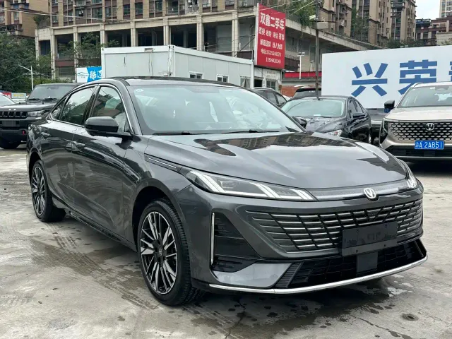 Changan Eado — Фото автомобиля 3