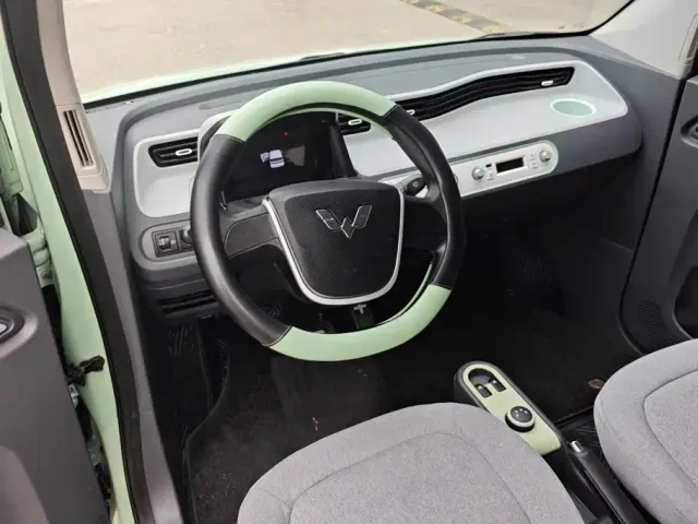 Wuling Hongguang Mini EV — Фото автомобиля 12