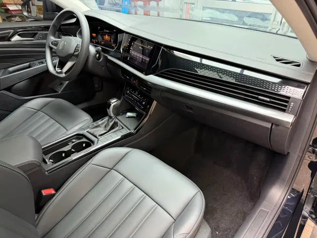 Volkswagen Passat — Фото автомобиля 14