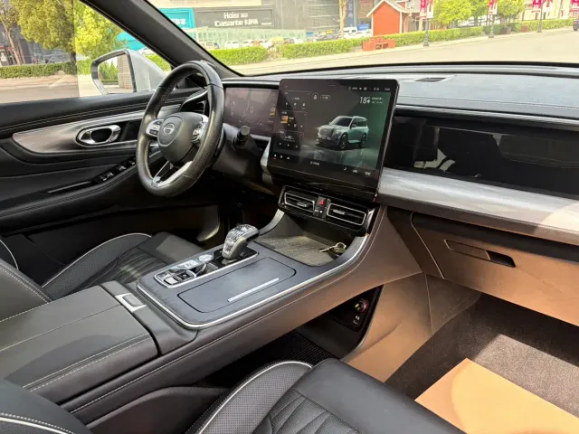 GAC Trumpchi GS8 — Фото автомобиля 12