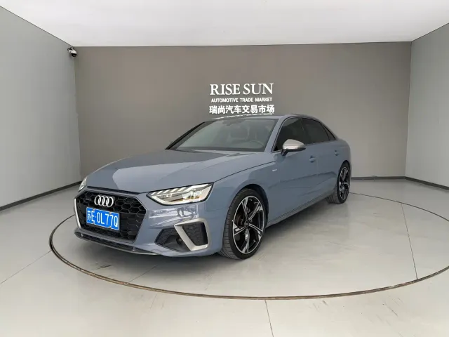 Фотография автомобиля — Audi A4L