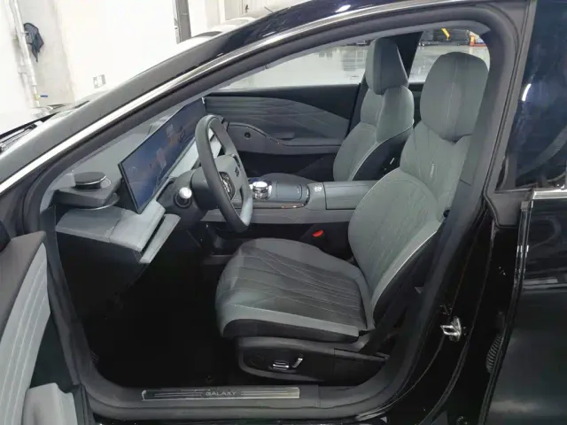 Geely Galaxy E8 — Фото автомобиля 10