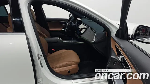 Mercedes-Benz E-Class — Фото автомобиля 23