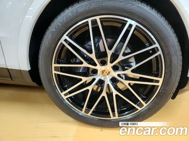 Porsche Cayenne PO536 — Фото автомобиля 4
