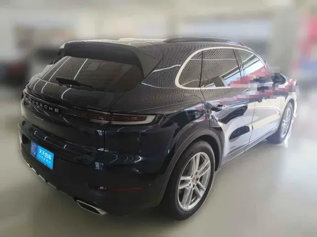 Porsche Cayenne — Фото автомобиля 2