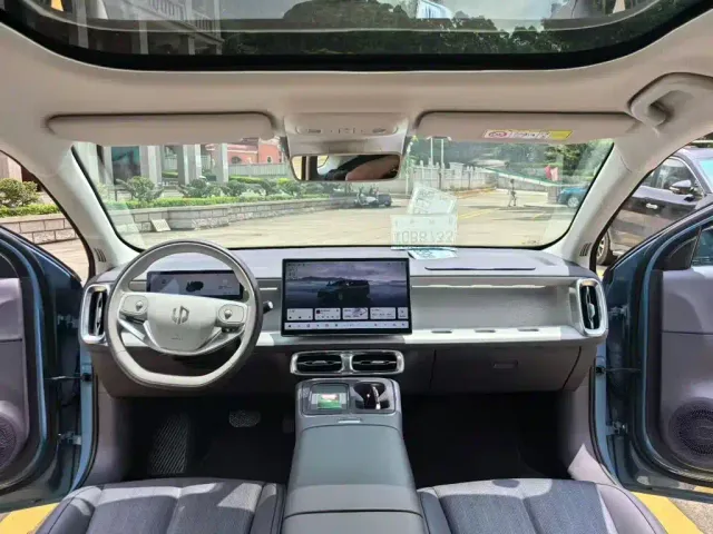 Leapmotor B01 — Фото автомобиля 9