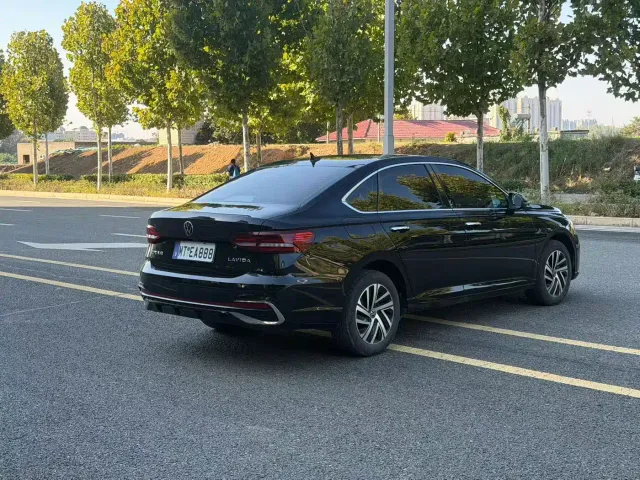 Volkswagen Lavida — Фото автомобиля 7