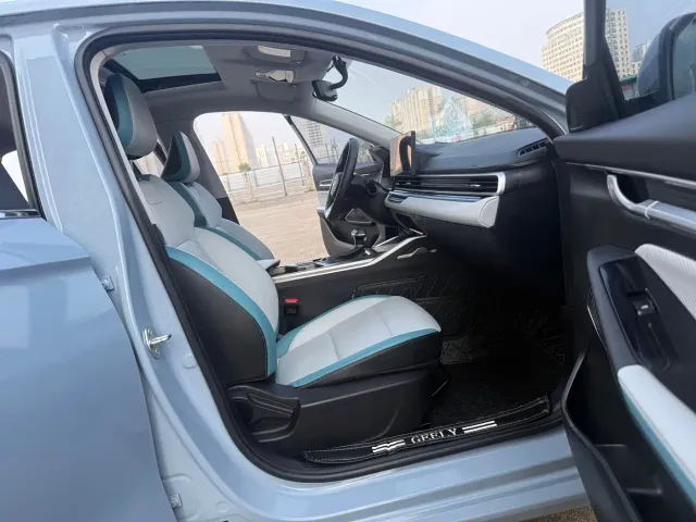 Geely Emgrand — Фото автомобиля 19