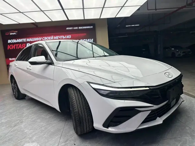 Hyundai Elantra — Фото автомобиля 3