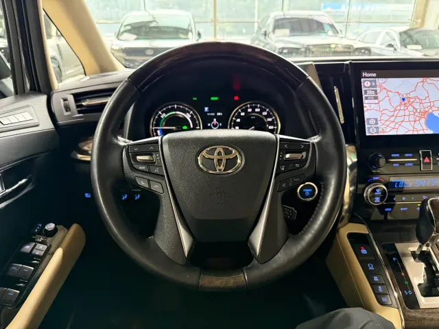 Toyota Vellfire — Фото автомобиля 14