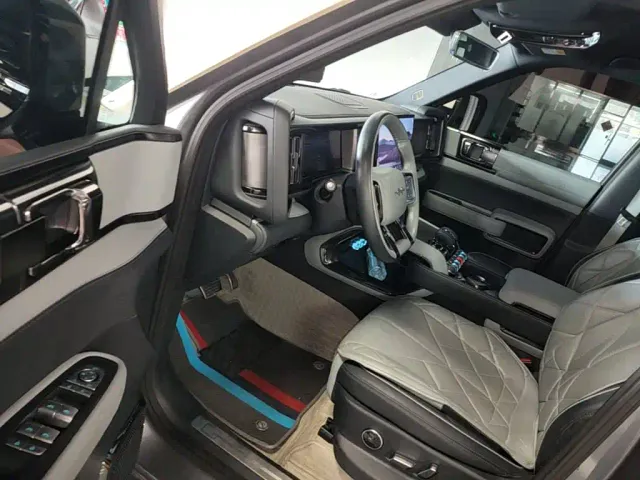 BYD FangChengBao Leopard 5 — Фото автомобиля 15