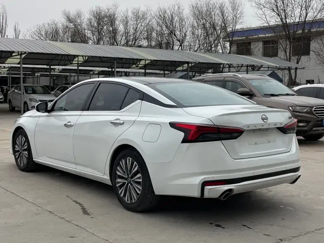 Nissan Teana — Фото автомобиля 6