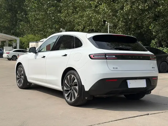 Aito M5 — Фото автомобиля 4