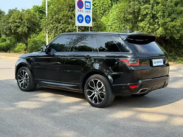 Land Rover Range Rover Sport — Фото автомобиля 3