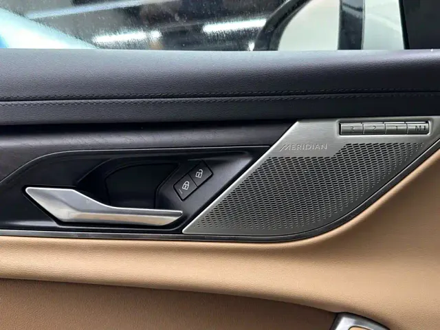 Jaguar XFL — Фото автомобиля 15