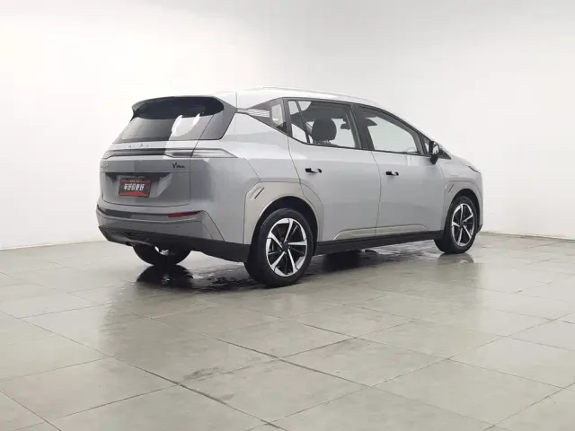 GAC Aion Y — Фото автомобиля 2