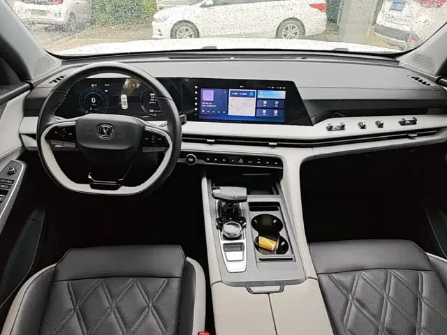 Changan CS75 Plus — Фото автомобиля 9