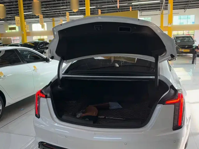 Cadillac CT5 — Фото автомобиля 10