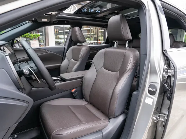 Lexus RX — Фото автомобиля 11