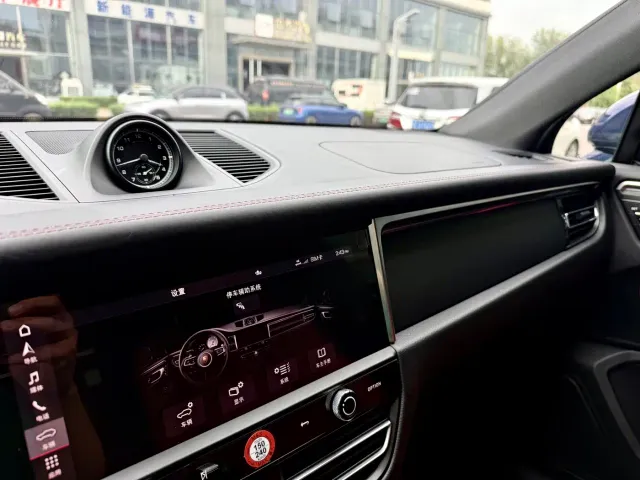Porsche Macan — Фото автомобиля 20