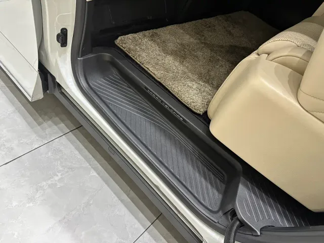 Toyota Vellfire — Фото автомобиля 13