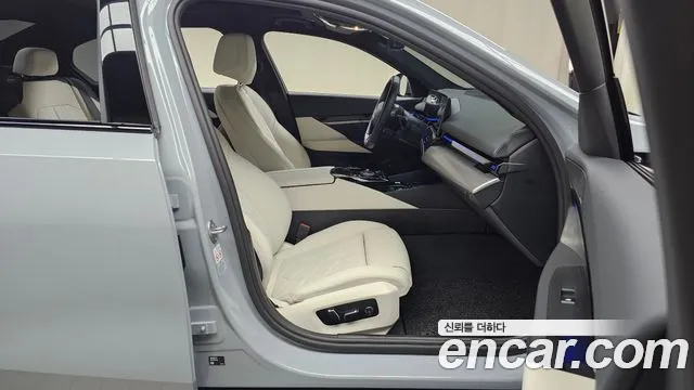 BMW 5-Series — Фото автомобиля 26