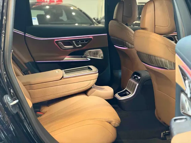 Mercedes-Benz E-Class — Фото автомобиля 13
