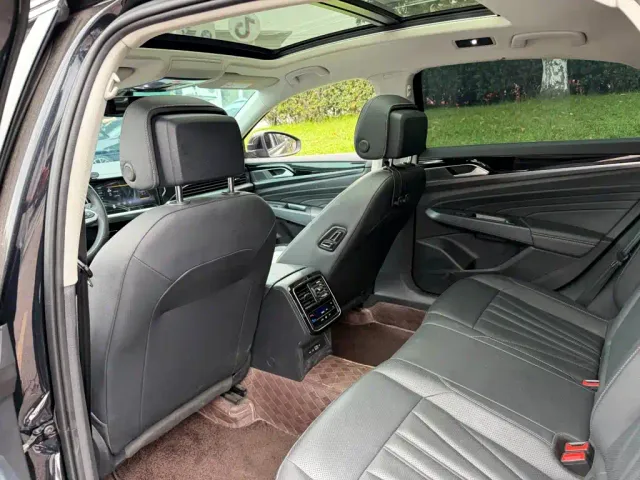 Volkswagen Passat — Фото автомобиля 11