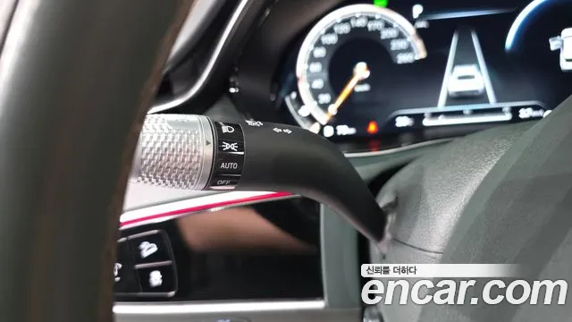 Genesis GV70 — Фото автомобиля 27