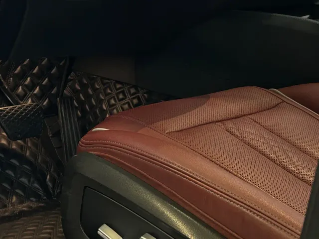 BMW 5 Series — Фото автомобиля 9
