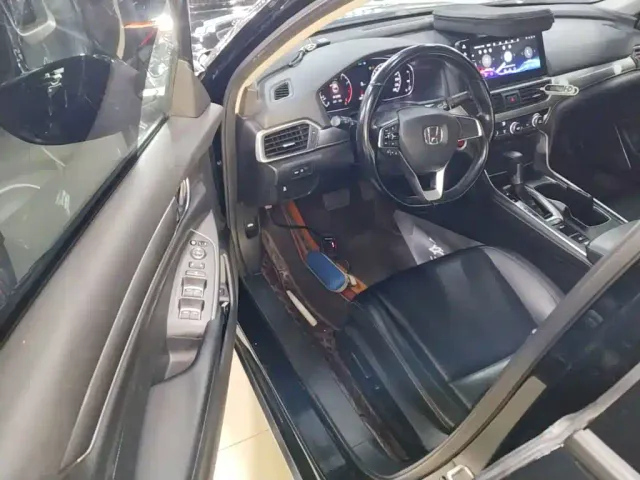 Honda Accord — Фото автомобиля 15