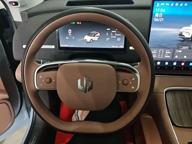 Leapmotor C11 — Фото автомобиля 10