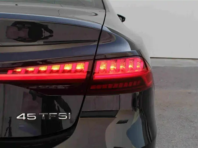 Audi A7L — Фото автомобиля 12