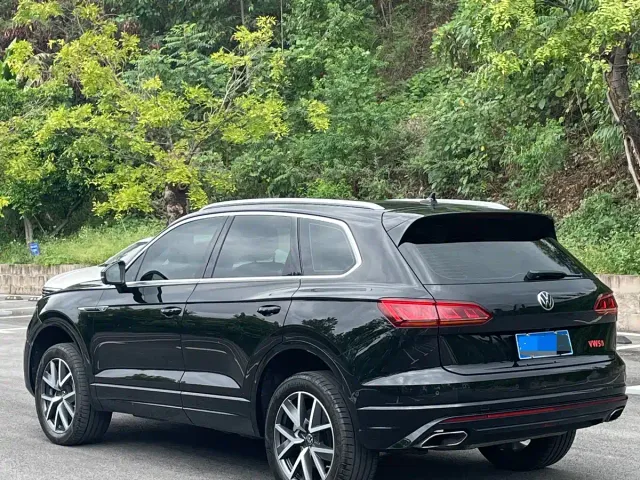Volkswagen Touareg — Фото автомобиля 5