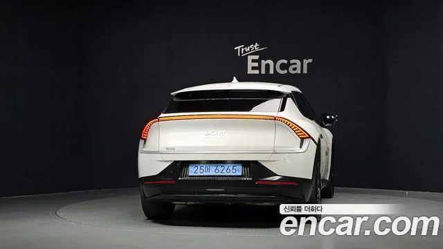 Kia EV6 — Фото автомобиля 4