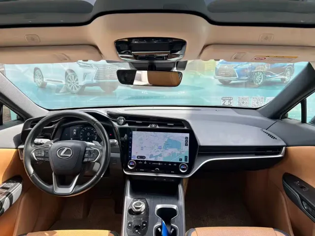 Lexus RZ — Фото автомобиля 7