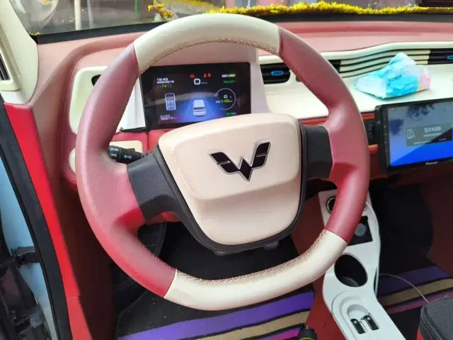 Wuling Hongguang Mini EV — Фото автомобиля 11