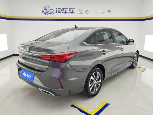 Changan Eado — Фото автомобиля 3