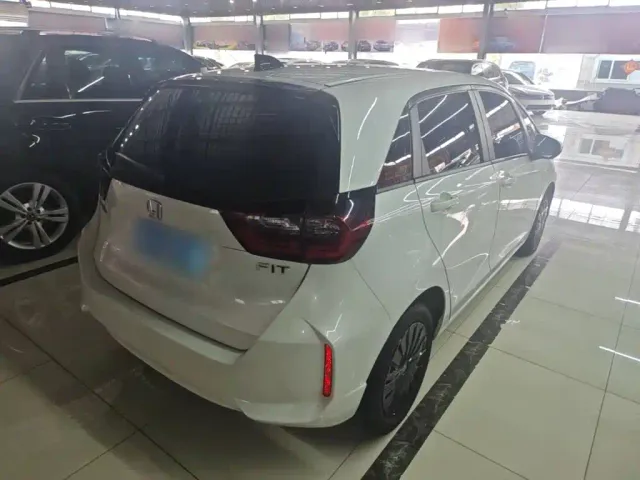 Honda Fit — Фото автомобиля 6