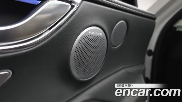Genesis GV80 — Фото автомобиля 18