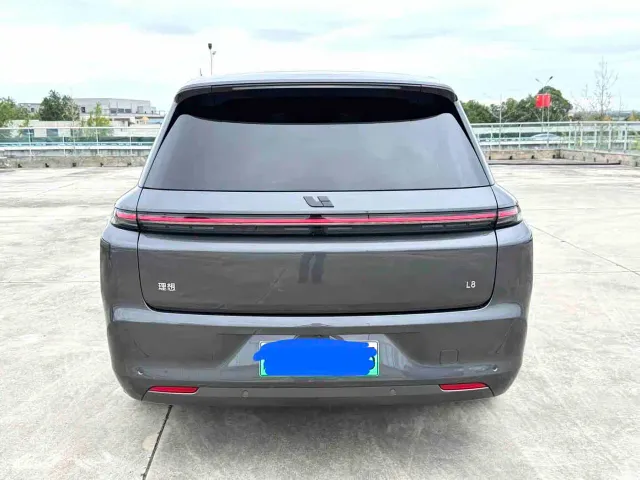 Li Auto L8 — Фото автомобиля 8