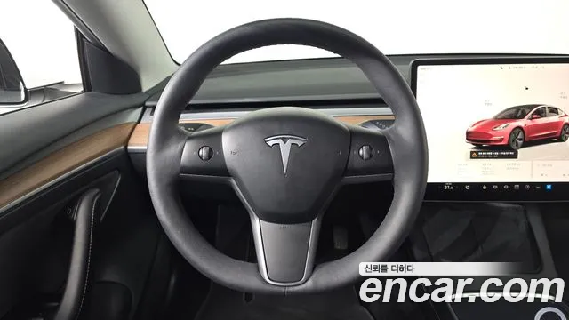 Tesla Model 3 — Фото автомобиля 19