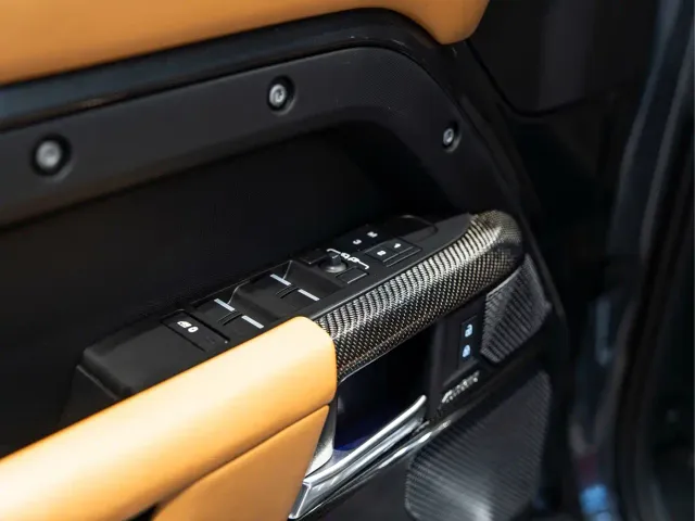 Land Rover Defender — Фото автомобиля 24