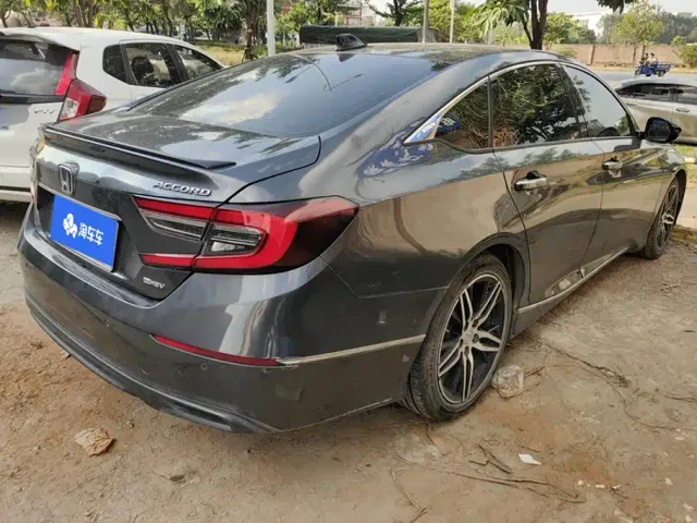 Honda Accord — Фото автомобиля 3