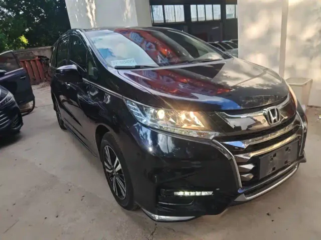 Honda Odyssey — Фото автомобиля 3
