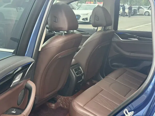 BMW X3 — Фото автомобиля 8