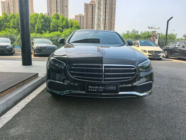 Mercedes-Benz E-Class — Фото автомобиля 2