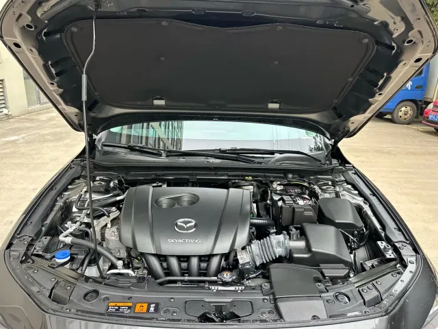 Mazda Axela — Фото автомобиля 9